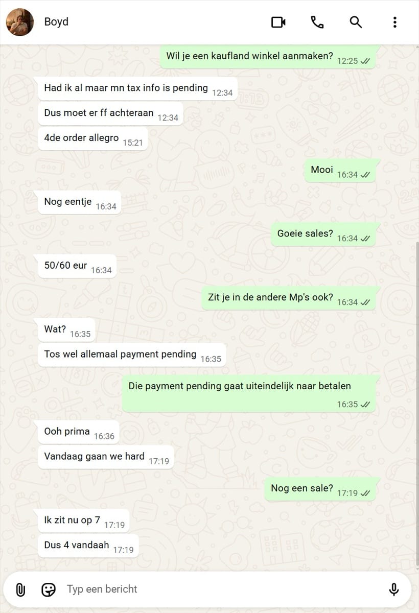 WhatsApp-gesprek met een deelnemer over zijn eerste orders op Allegro